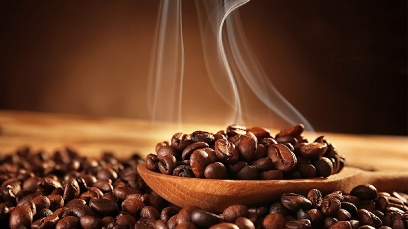 استفاده ار دانه قهوه برای رفع بوی بد رنگ